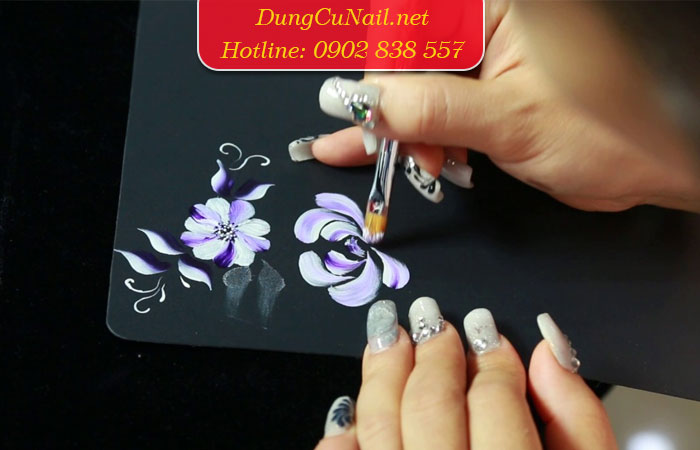 Click xem 6 bước vẽ mẫu nail Món Quà Bí Ẩn  KellyPang Nail