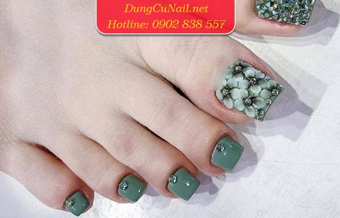 móng chân đính đá đẹp